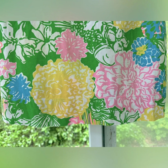 Lilly Pulitzer S Hibiscus Stroll Palmetto Dress. V-neck with 3/4 cuffed sleeve - Picture 8 of 10